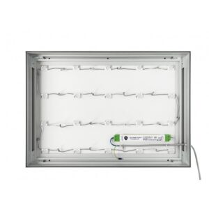 s50T ref3 smart frame Exponering och tryckprodukter till företag S50T LED - Smart Frame Smart Frame Smart Frame är den perfekta lösningen för många områden, allt från butik exponering till själv stående skyltar. Ramen är sträng sprutad, till en profil, av aluminium. Motivet fästes med en platt silikonlist in i ramen. Motivet är utbytbart och enkelt att byta med hjälp av öglan som sys fast i motivet vid produktion. S50T är med LED, transformator & sladd + 1st tryck. Montering för vägg.