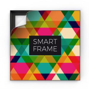s50T svart smart frame Exponering och tryckprodukter till företag S50T LED - Smart Frame Smart Frame Smart Frame är den perfekta lösningen för många områden, allt från butik exponering till själv stående skyltar. Ramen är sträng sprutad, till en profil, av aluminium. Motivet fästes med en platt silikonlist in i ramen. Motivet är utbytbart och enkelt att byta med hjälp av öglan som sys fast i motivet vid produktion. S50T är med LED, transformator & sladd + 1st tryck. Montering för vägg.