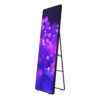 8 Exponering och tryckprodukter till företag Digital LED Rollup är en ny typ av skärm som kombinerar ett futuristiskt utseende och hög kvalitet. Klara och färgstarka bilder på en LED-skärm som likt en magnet fångar potentiella kunders ögon och skapar ett positivt intryck för åskådarna.   <strong>Storlek:</strong> 570 x 1897 mm <strong>Djup:</strong> 33 mm   Digital Rollup